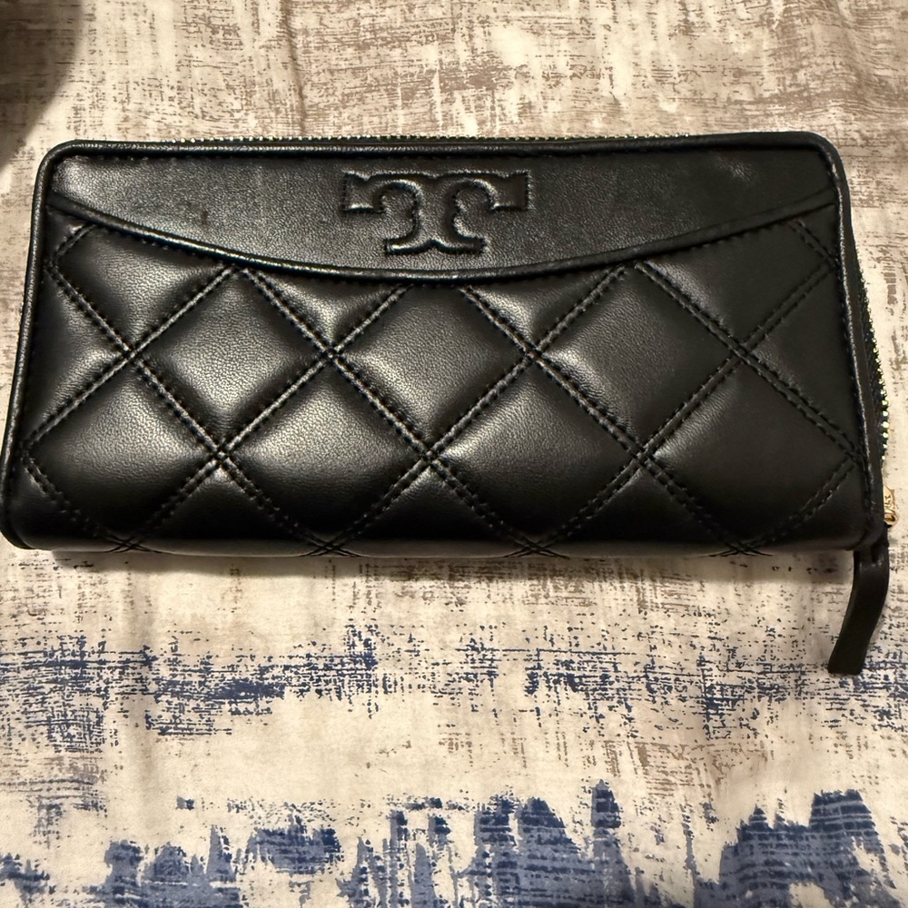 Black Tory Burch Quilted Wallet